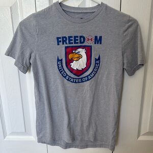 Boys Under Armour t shirt size medium